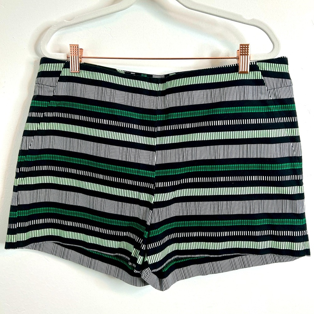 NWT Banana Republic Tailored Flat Front Shorts Size 12 🖤🤍💚